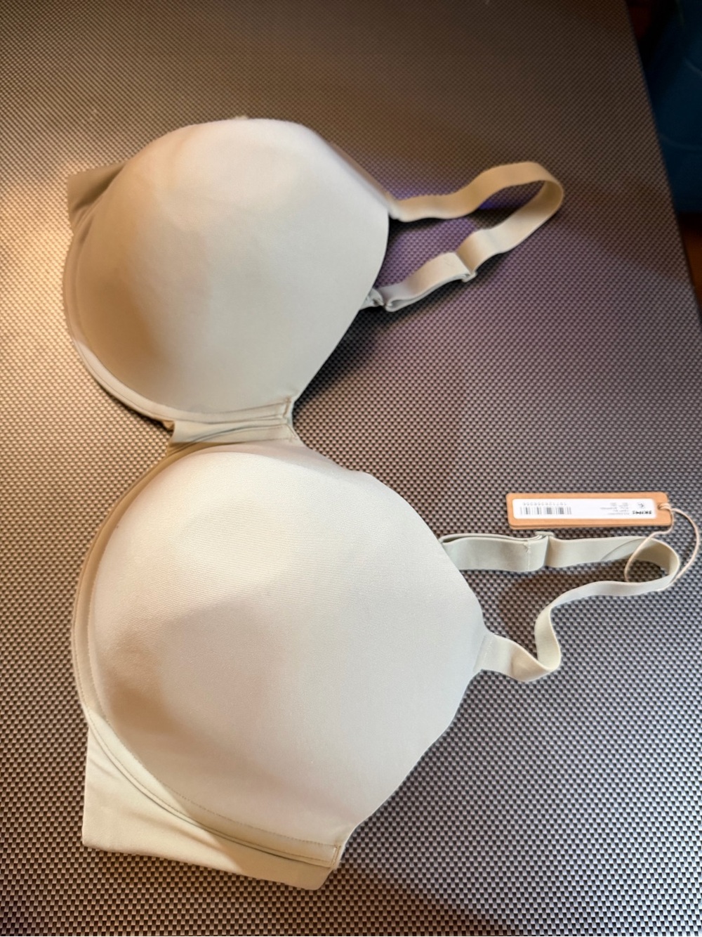Nwt skims fits everybody t-shirt bra in talc size 44DD